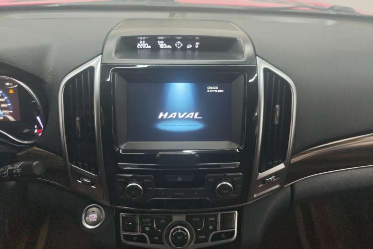 Used Haval H9 2017 2.0T Gasoline 4x4 Luxury 7-Seater Audio And AC Panel