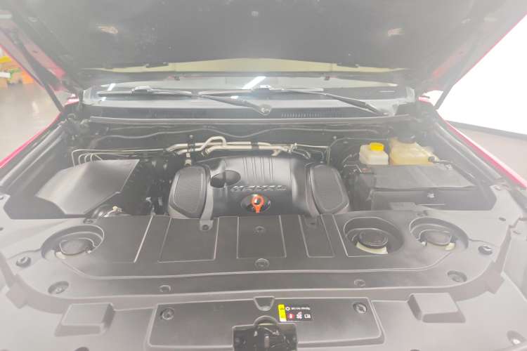 Used Haval H9 2017 2.0T Gasoline 4x4 Luxury 7-Seater Engine Bay