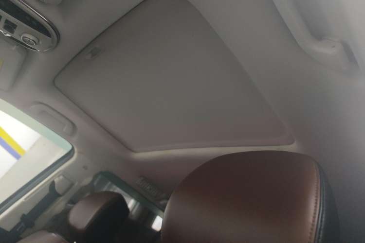 Used Haval H9 2017 2.0T Gasoline 4x4 Luxury 7-Seater Headliner