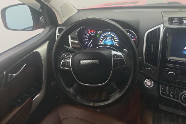 Used Haval H9 2017 2.0T Gasoline 4x4 Luxury 7-Seater Steering Wheel