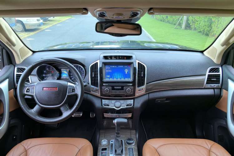 Used Haval H9 2015 2.0T Four-Wheel Drive Luxury 7-Seater Center Console