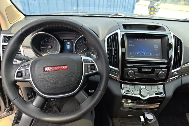 Used Haval H9 2015 2.0T Four-Wheel Drive Luxury 7-Seater Center Console