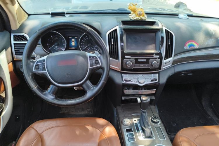 Used Haval H9 2015 2.0T Four-Wheel Drive Luxury 7-Seater Center Console