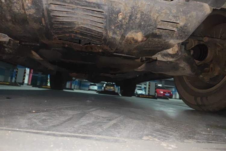 Used Haval H9 2015 2.0T Four-Wheel Drive Luxury 7-Seater Chassis Front