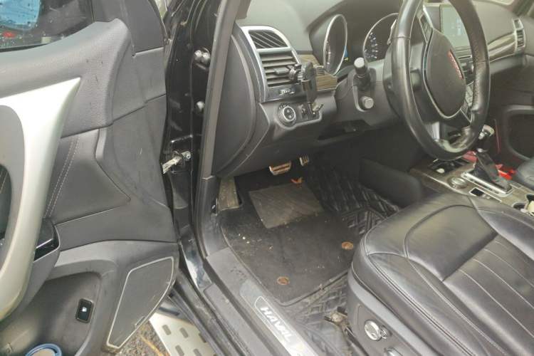 Used Haval H9 2015 2.0T Four-Wheel Drive Luxury 7-Seater Driver Seat