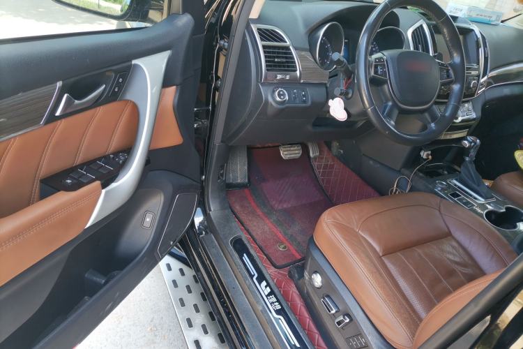 Used Haval H9 2015 2.0T Four-Wheel Drive Luxury 7-Seater Driver Seat