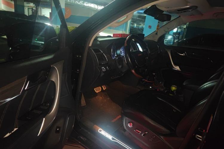 Used Haval H9 2015 2.0T Four-Wheel Drive Luxury 7-Seater Driver Seat