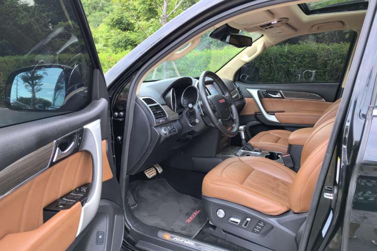 Used Haval H9 2015 2.0T Four-Wheel Drive Luxury 7-Seater Driver Seat