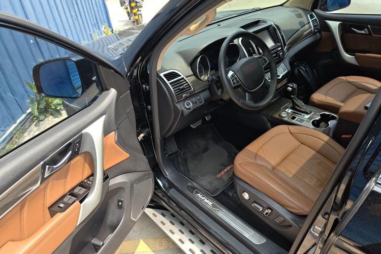 Used Haval H9 2015 2.0T Four-Wheel Drive Luxury 7-Seater Driver Seat