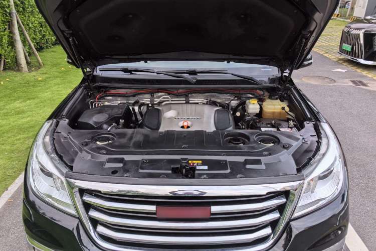 Used Haval H9 2015 2.0T Four-Wheel Drive Luxury 7-Seater Engine Bay