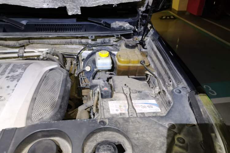 Used Haval H9 2015 2.0T Four-Wheel Drive Luxury 7-Seater Engine Bay Left