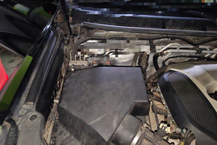 Used Haval H9 2015 2.0T Four-Wheel Drive Standard Model 7 Seats Engine Bay Right