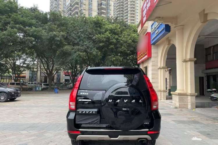 Used Haval H9 2015 2.0T Four-Wheel Drive Luxury 7-Seater Exterior 5