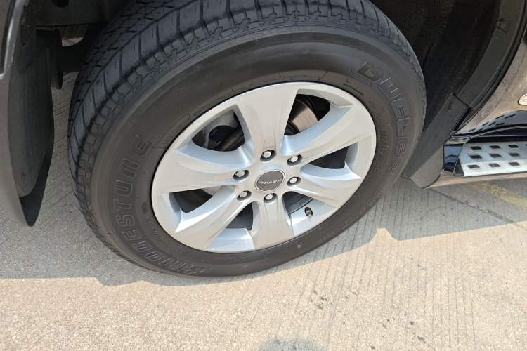 Used Haval H9 2015 2.0T Four-Wheel Drive Luxury 7-Seater Exterior 5