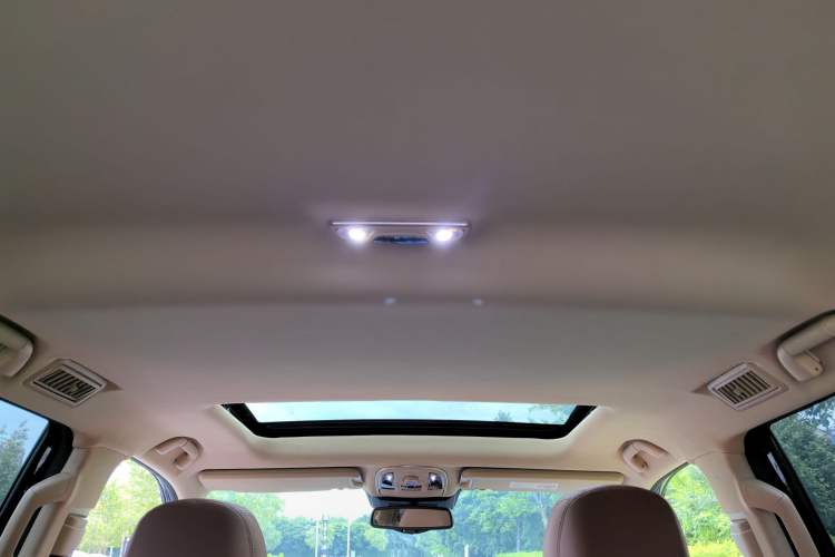 Used Haval H9 2015 2.0T Four-Wheel Drive Luxury 7-Seater Headliner