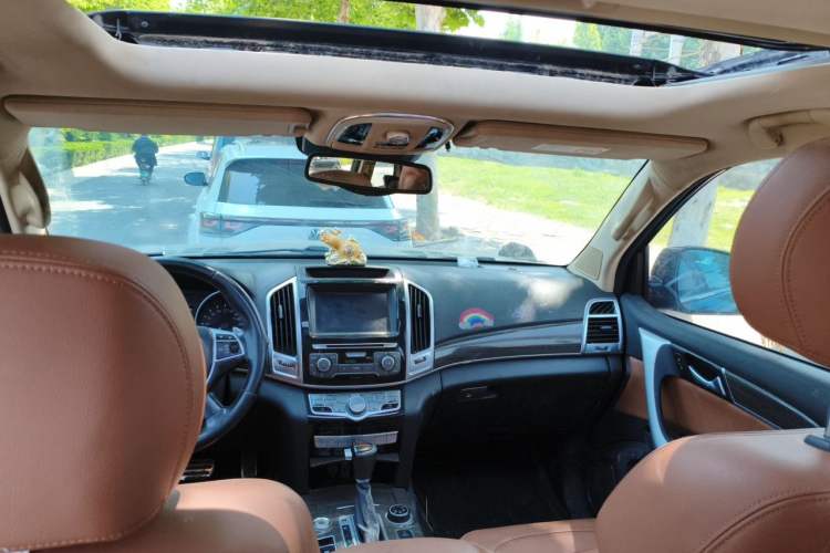 Used Haval H9 2015 2.0T Four-Wheel Drive Luxury 7-Seater Headliner