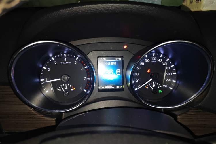 Used Haval H9 2015 2.0T Four-Wheel Drive Standard Model 7 Seats Instrument Cluster