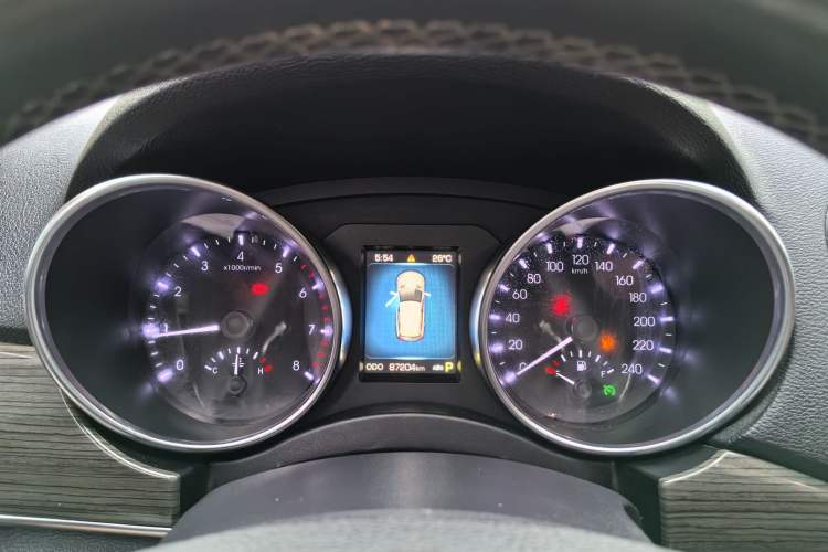 Used Haval H9 2015 2.0T Four-Wheel Drive Luxury 7-Seater Instrument Cluster