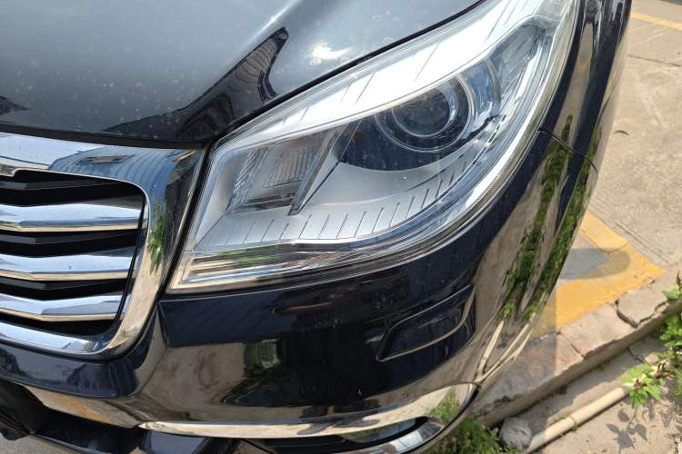 Used Haval H9 2015 2.0T Four-Wheel Drive Luxury 7-Seater Left Front Headlight