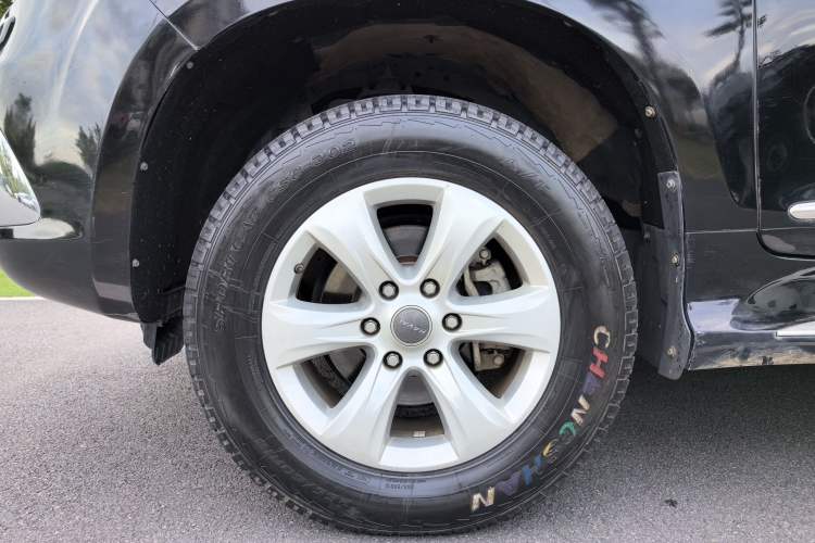 Used Haval H9 2015 2.0T Four-Wheel Drive Luxury 7-Seater Left Front Wheel Hub