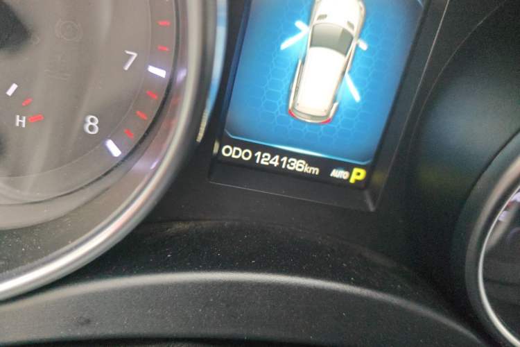Used Haval H9 2015 2.0T Four-Wheel Drive Luxury 7-Seater Odometer Close Up