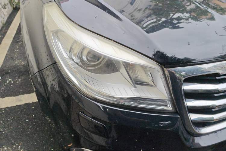 Used Haval H9 2015 2.0T Four-Wheel Drive Luxury 7-Seater Right Front Headlight