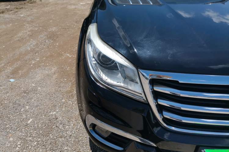 Used Haval H9 2015 2.0T Four-Wheel Drive Luxury 7-Seater Right Front Headlight