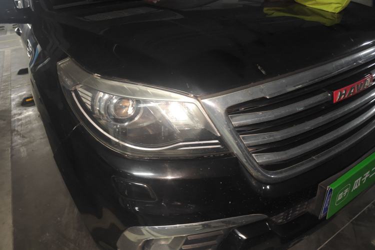 Used Haval H9 2015 2.0T Four-Wheel Drive Luxury 7-Seater Right Front Headlight