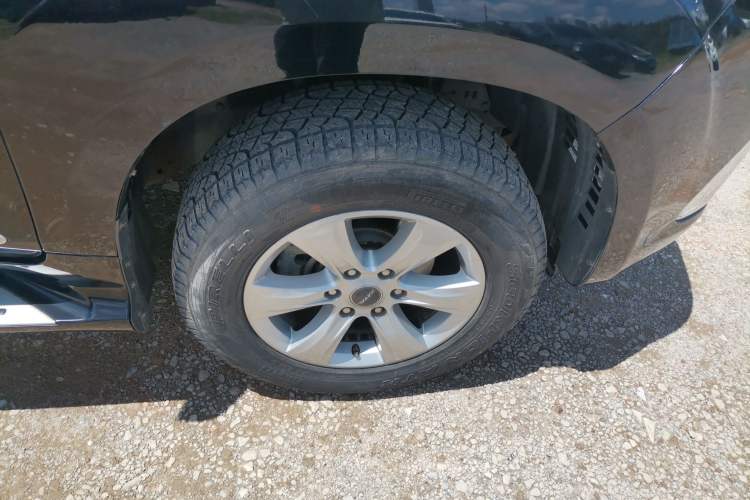 Used Haval H9 2015 2.0T Four-Wheel Drive Luxury 7-Seater Right Front Wheel Hub