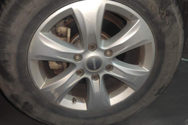 Used Haval H9 2015 2.0T Four-Wheel Drive Luxury 7-Seater Right Front Wheel Hub