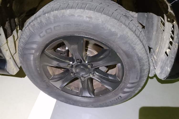 Used Haval H9 2015 2.0T Four-Wheel Drive Luxury 7-Seater Right Front Wheel Hub