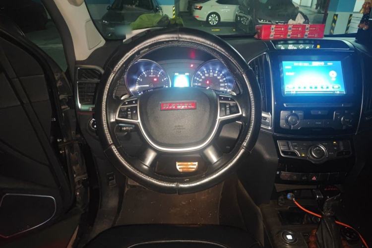 Used Haval H9 2015 2.0T Four-Wheel Drive Luxury 7-Seater Steering Wheel