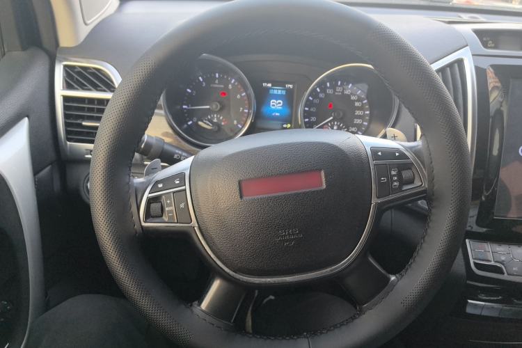 Used Haval H9 2015 2.0T Four-Wheel Drive Standard Model 7 Seats Steering Wheel