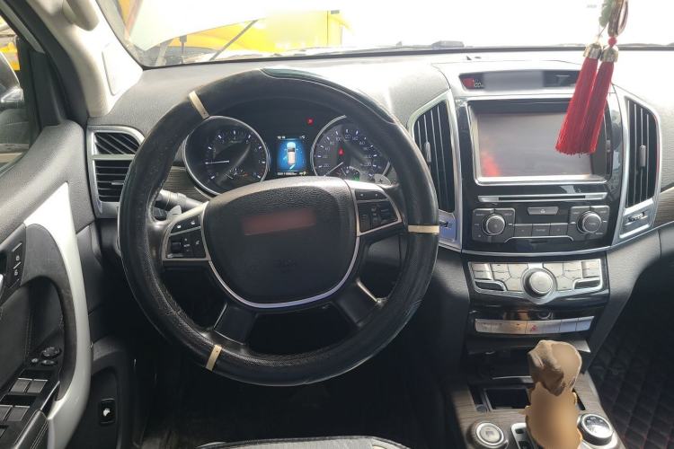 Used Haval H9 2015 2.0T Four-Wheel Drive Standard Model 7 Seats Steering Wheel
