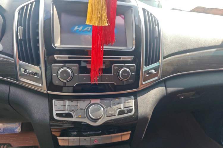 Used Haval H9 2015 2.0T Four-Wheel Drive Luxury 7-Seater Audio And AC Panel