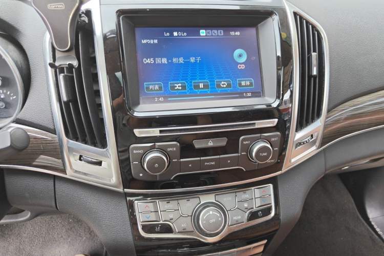 Used Haval H9 2015 2.0T Four-Wheel Drive Luxury 7-Seater Audio And AC Panel