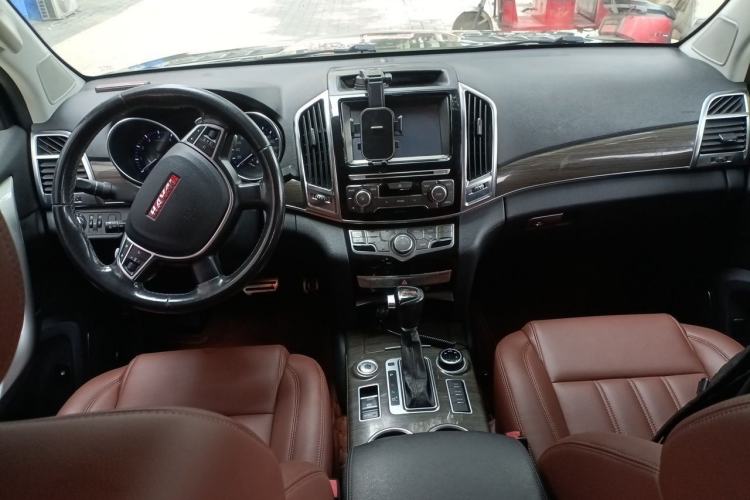 Used Haval H9 2015 2.0T Four-Wheel Drive Standard Model 7 Seats Center Console