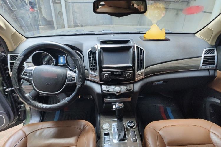 Used Haval H9 2015 2.0T Four-Wheel Drive Luxury 7-Seater Center Console