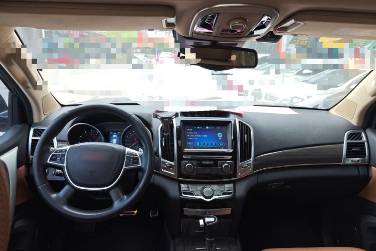 Used Haval H9 2015 2.0T Four-Wheel Drive Luxury 7-Seater Center Console