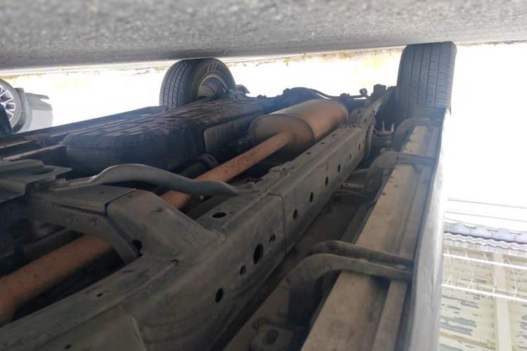 Used Haval H9 2015 2.0T Four-Wheel Drive Luxury 7-Seater Chassis Front Right