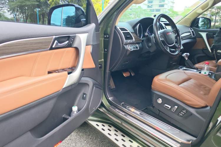 Used Haval H9 2015 2.0T Four-Wheel Drive Luxury Model 5 Seats Driver Seat