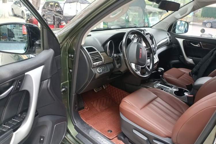 Used Haval H9 2015 2.0T Four-Wheel Drive Standard Model 7 Seats Driver Seat