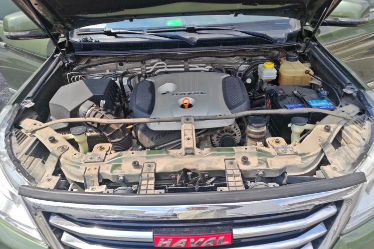 Used Haval H9 2015 2.0T Four-Wheel Drive Luxury 7-Seater Engine Bay