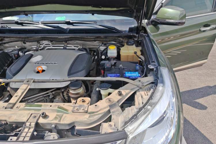 Used Haval H9 2015 2.0T Four-Wheel Drive Luxury 7-Seater Engine Bay Left