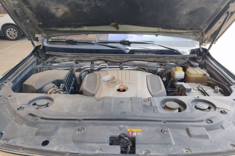 Used Haval H9 2015 2.0T Four-Wheel Drive Luxury 7-Seater Engine Bay