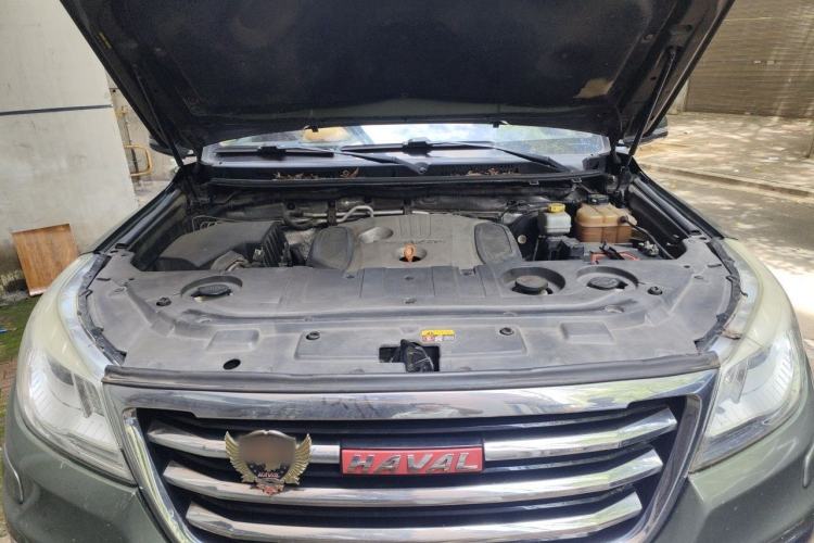 Used Haval H9 2015 2.0T Four-Wheel Drive Luxury 7-Seater Engine Bay