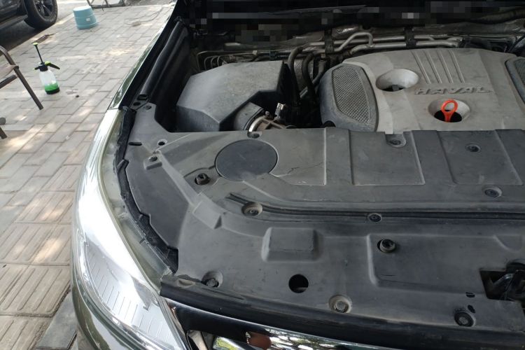 Used Haval H9 2015 2.0T Four-Wheel Drive Standard Model 7 Seats Engine Bay Right