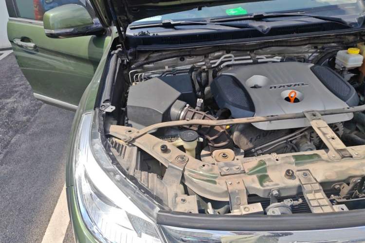 Used Haval H9 2015 2.0T Four-Wheel Drive Luxury 7-Seater Engine Bay Right
