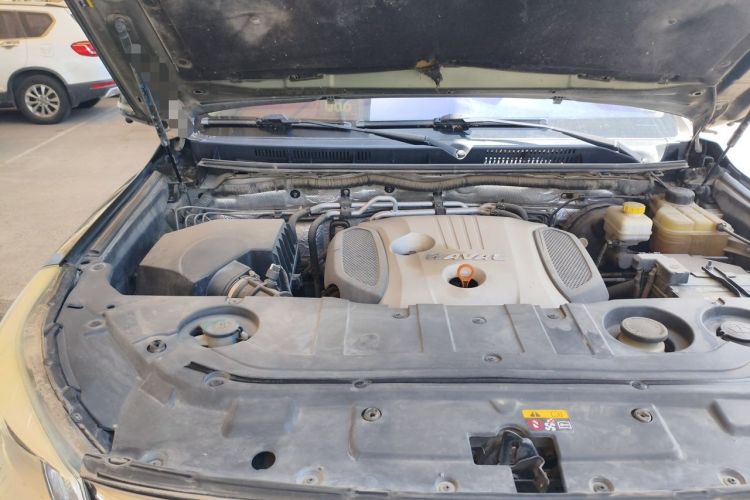 Used Haval H9 2015 2.0T Four-Wheel Drive Luxury 7-Seater Engine Bay Right