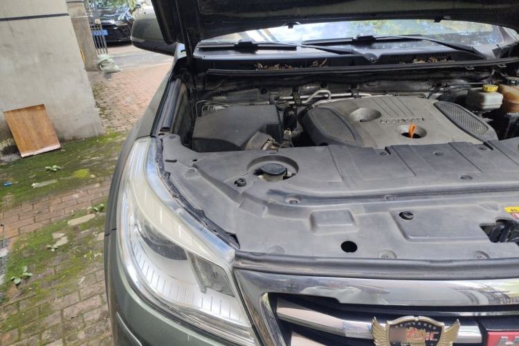 Used Haval H9 2015 2.0T Four-Wheel Drive Luxury 7-Seater Engine Bay Right